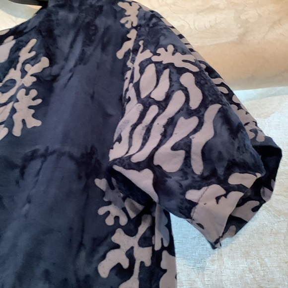 Long, beautiful dress. Smoke & pet free. - Picture 3 of 9